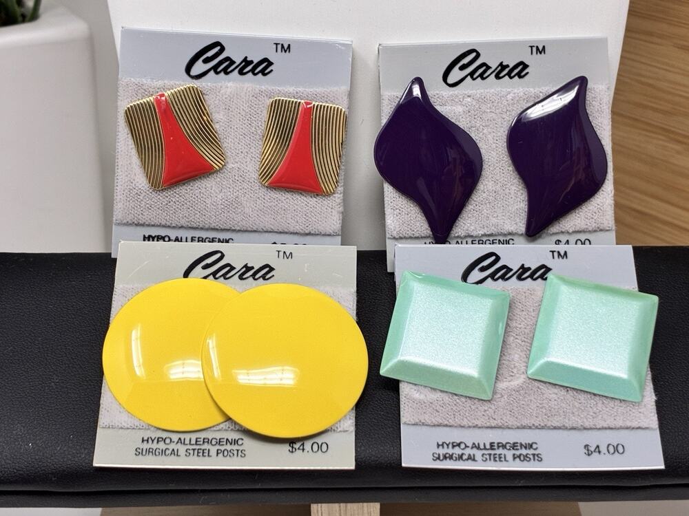 Lot Of 4 80’s New Old Stock Cara Surgical Steel Post Bright Yellow Enamel Disk